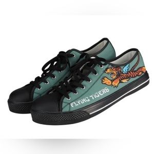 Sporty’s Wright Bros Flying Tiger size 6 boys canvas shoes
